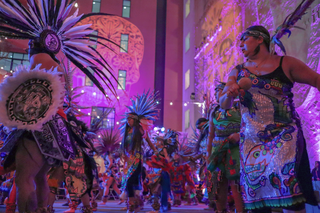 Maquilli Tonatiuh Aztec Dancers